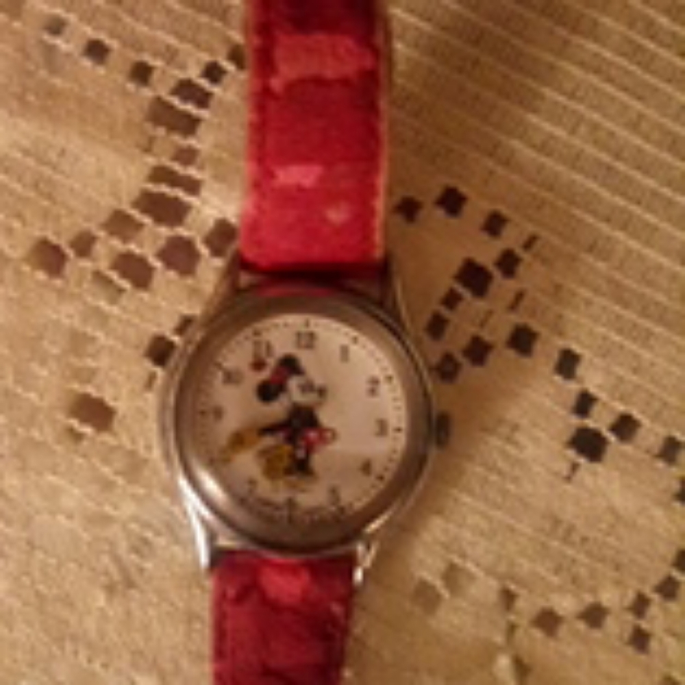 Vintage 1968-1975 Minnie Mouse watch